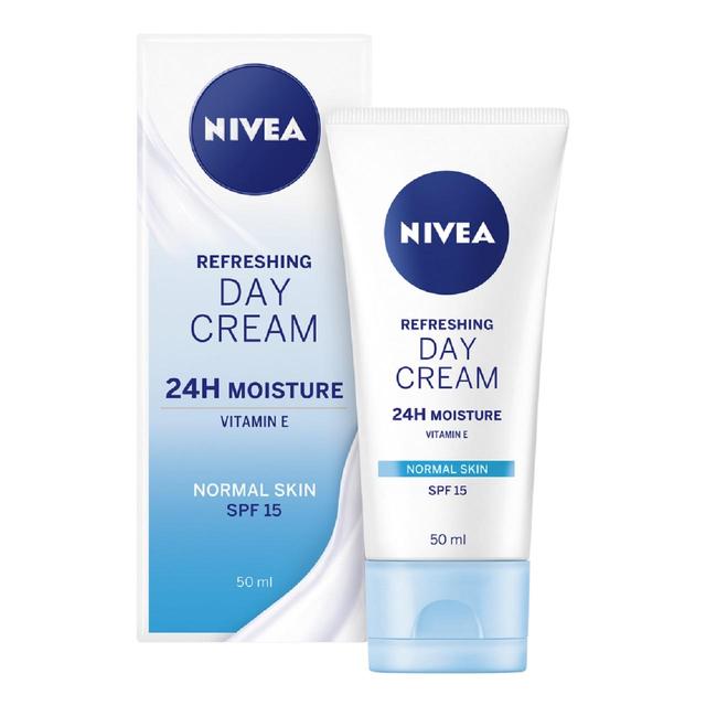 Nivea Face Cream Hydratant léger Normal et combinaison Skin SPF15 50ml